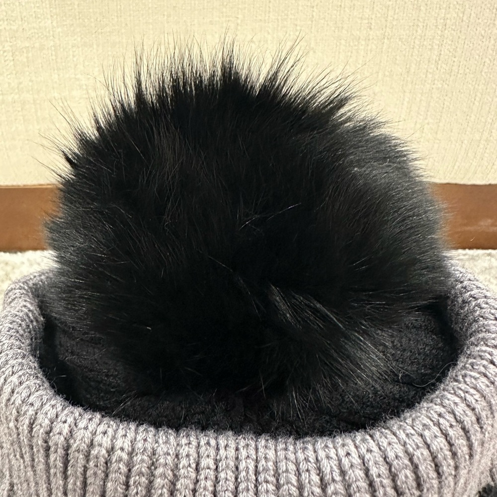 Moncler Black and Gray Knit Beanie - Picture 4 of 4